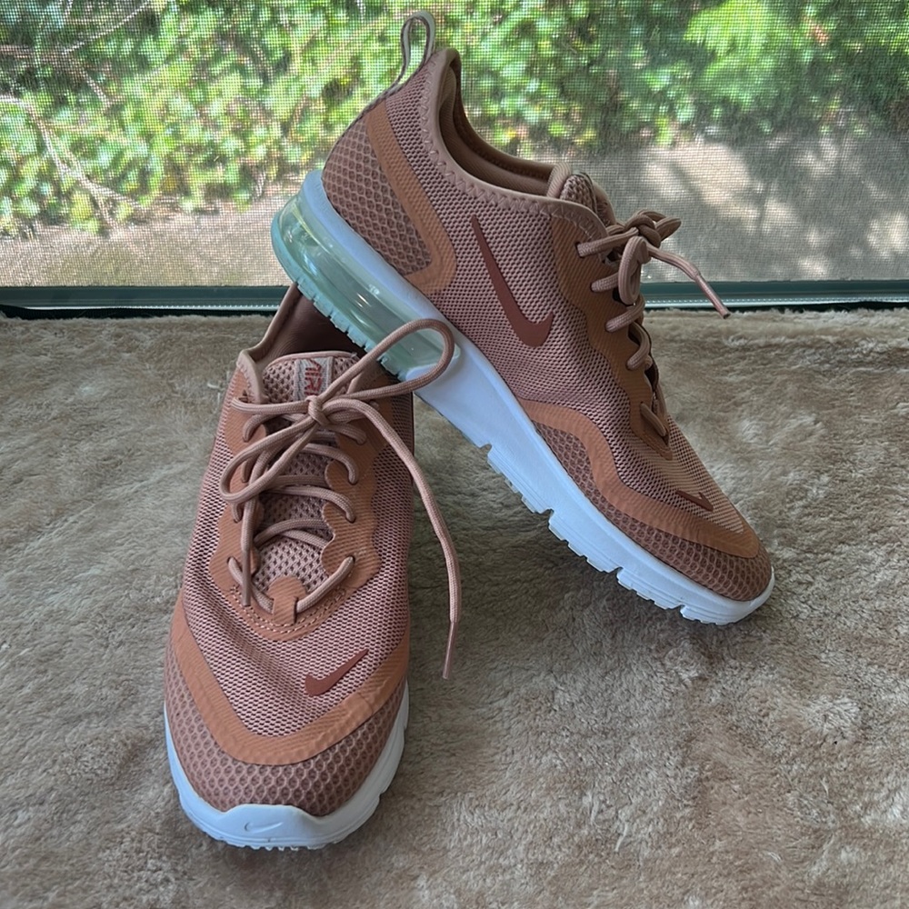 pink nike air max running shoe
